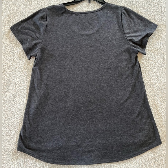 Lularoe Classic Tee - Picture 4 of 4